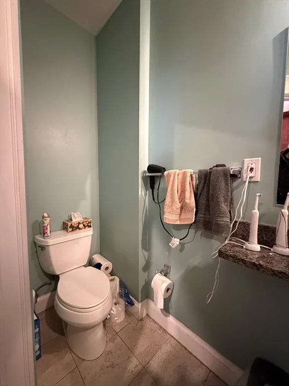 4 bed, 2 bath apartment for rent at 27 Essex St Unit 1, The Port — photo 17 of 19