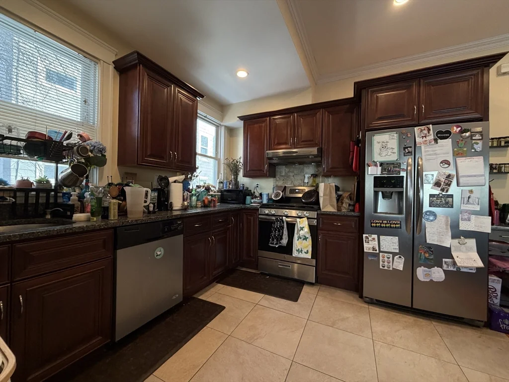 4 bed, 2 bath apartment for rent at 27 Essex St Unit 1, The Port — photo 2 of 19