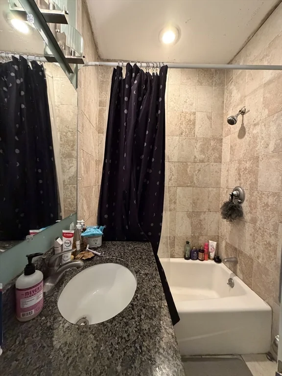 4 bed, 2 bath apartment for rent at 27 Essex St Unit 1, The Port — photo 18 of 19