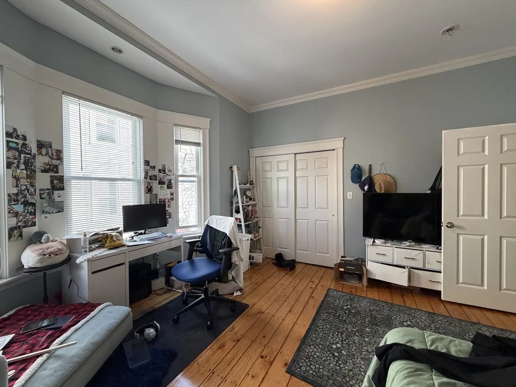4 bed, 2 bath apartment for rent at 27 Essex St Unit 1, The Port — photo 7 of 19