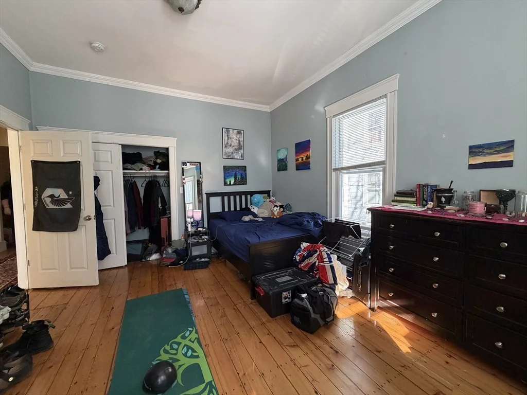 4 bed, 2 bath apartment for rent at 27 Essex St Unit 1, The Port — photo 5 of 19