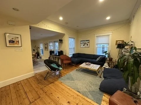 4 bed, 2 bath apartment for rent at 27 Essex St Unit 2, The Port — photo 4 of 20