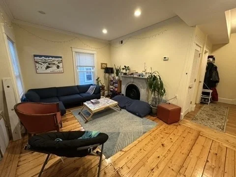 4 bed, 2 bath apartment for rent at 27 Essex St Unit 2, The Port — photo 5 of 20