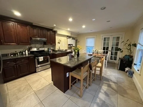 4 bed, 2 bath apartment for rent at 27 Essex St Unit 2, The Port — photo 2 of 20