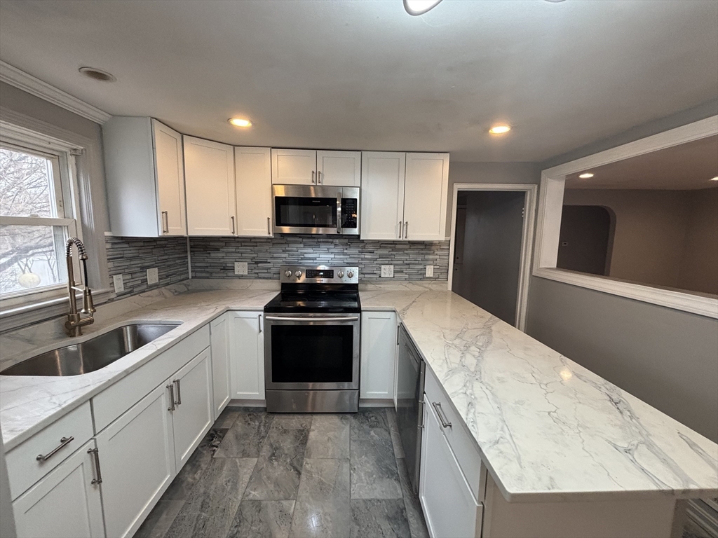 3 bed, 1 bath apartment for rent at 27 Evans Rd Unit SF, Stoneham — photo 4 of 14
