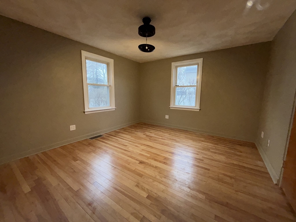 3 bed, 1 bath apartment for rent at 27 Evans Rd Unit SF, Stoneham — photo 14 of 14