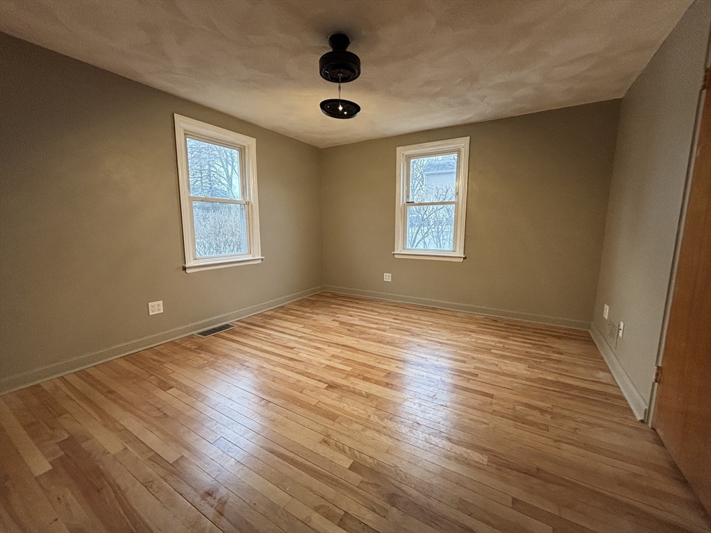 3 bed, 1 bath apartment for rent at 27 Evans Rd Unit SF, Stoneham — photo 13 of 14