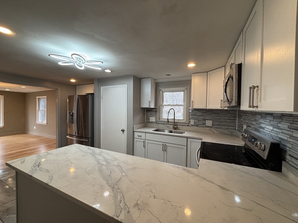 3 bed, 1 bath apartment for rent at 27 Evans Rd Unit SF, Stoneham — photo 7 of 14