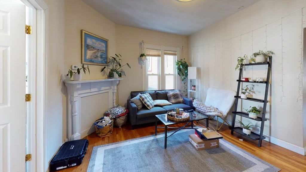3 bed, 1 bath apartment for rent at 27 Falcon Unit 2, Eagle Hill — photo 10 of 12