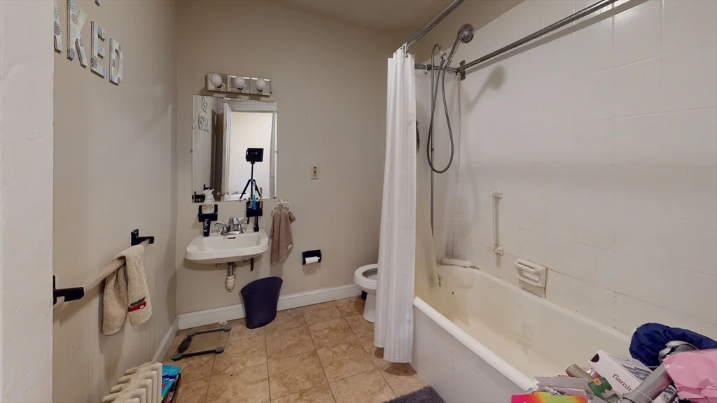 3 bed, 1 bath apartment for rent at 27 Falcon Unit 2, Eagle Hill — photo 11 of 12