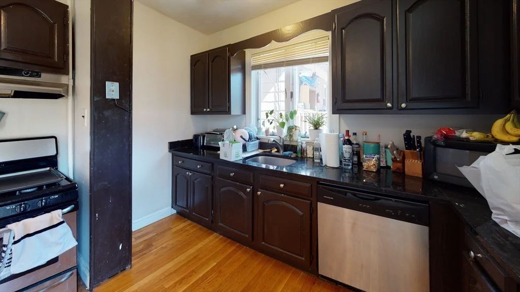 3 bed, 1 bath apartment for rent at 27 Falcon Unit 2, Eagle Hill — photo 2 of 12