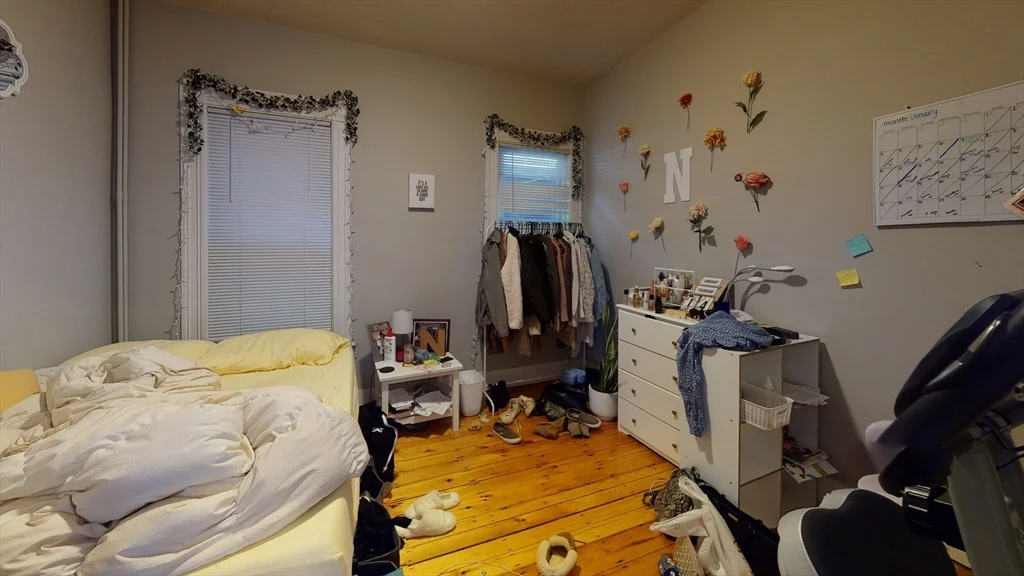 3 bed, 1 bath apartment for rent at 27 Falcon Unit 2, Eagle Hill — photo 4 of 12
