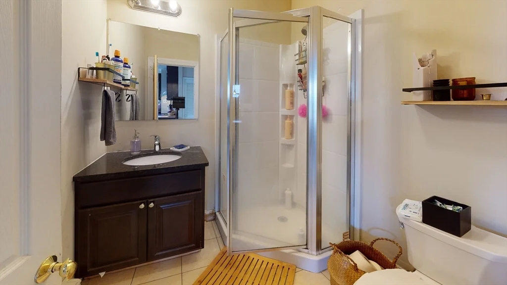 4 bed, 2 bath apartment for rent at 27 Falcon Unit 3, East Boston — photo 7 of 13