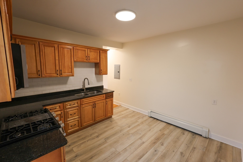 3 bed, 1 bath apartment for rent at 27 Fessenden St Unit 3, Mattapan — photo 4 of 20
