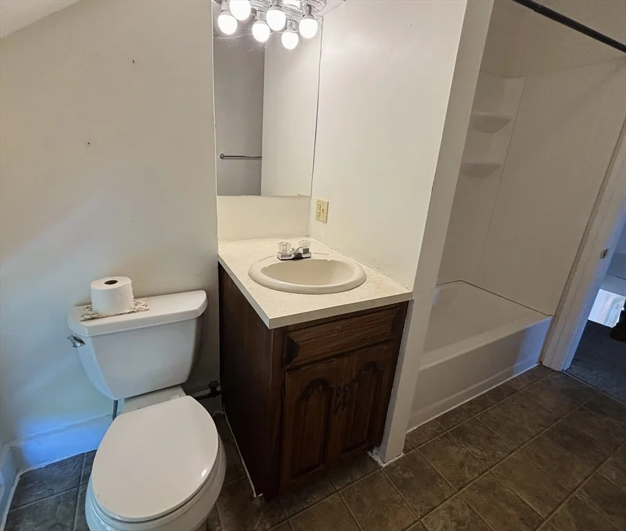 2 bed, 1 bath apartment for rent at 27 Fletcher St Unit 1, Northbridge — photo 8 of 12