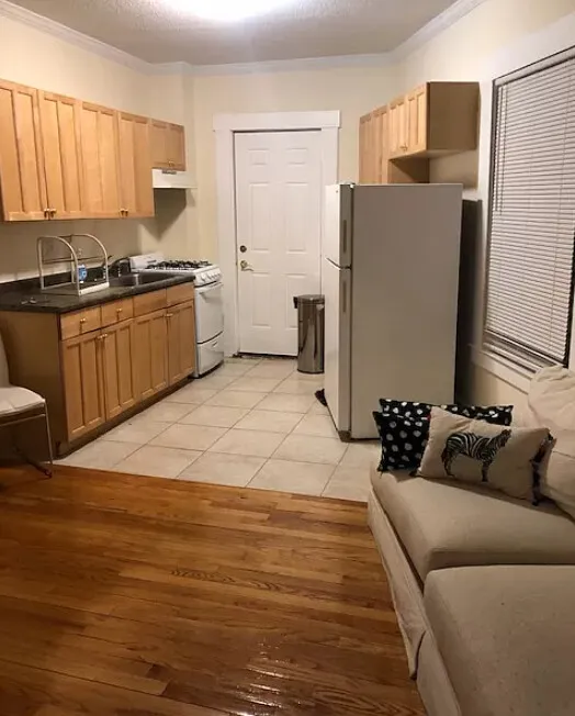 3 bed, 1 bath apartment for rent at 27 Forest St Unit 1A, Baldwin