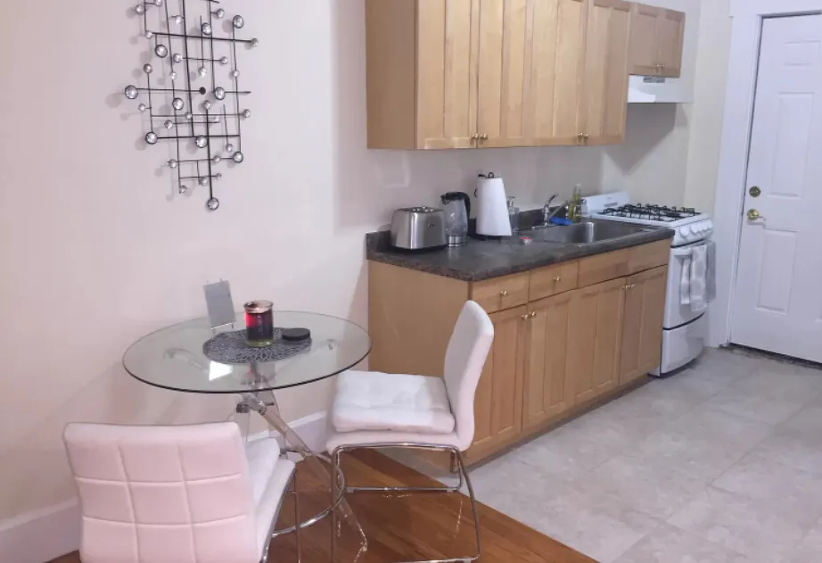 3 bed, 1 bath apartment for rent at 27 Forest St Unit 1A, Baldwin — photo 2 of 11