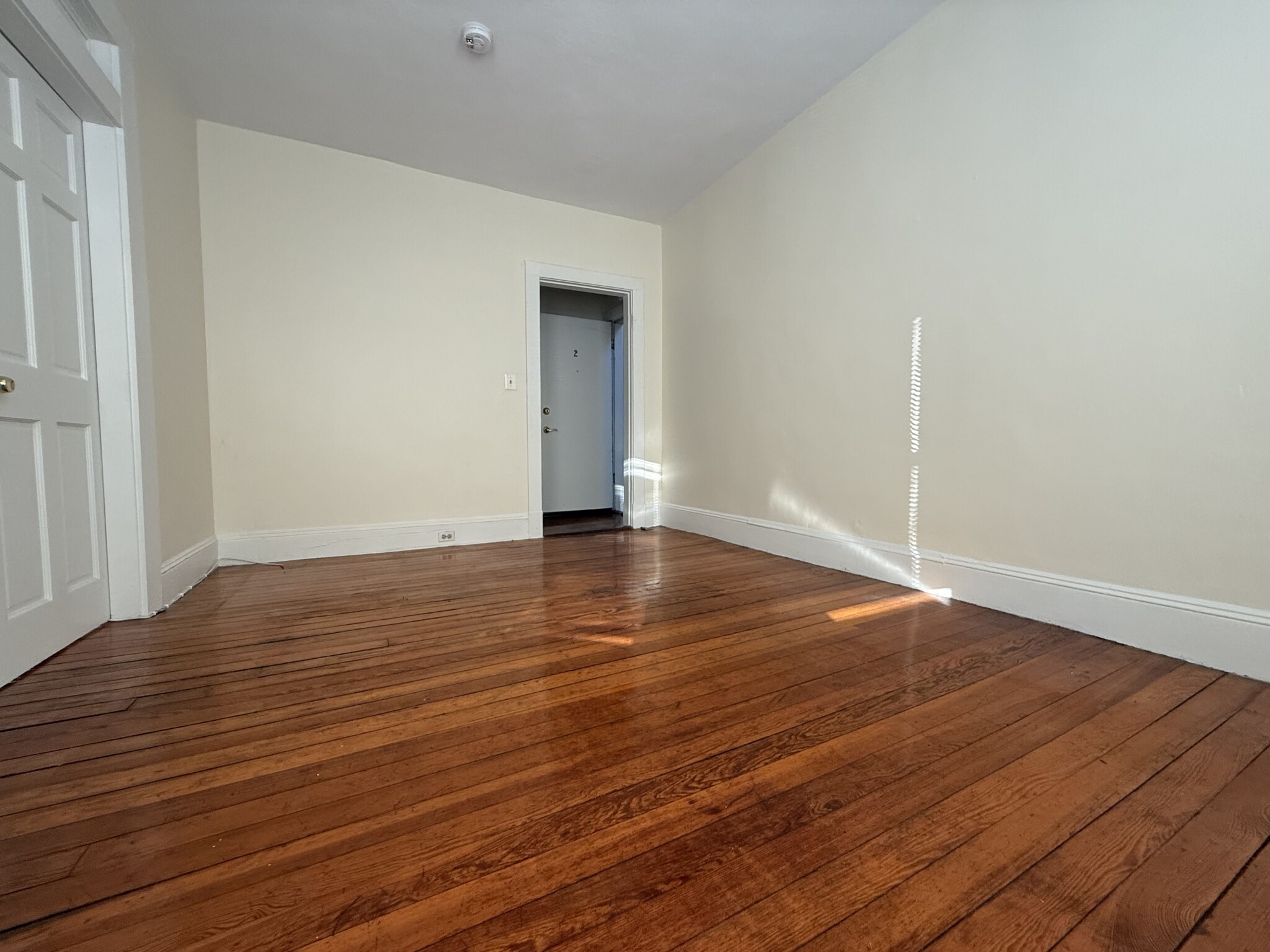1 bed, 1 bath apartment for rent at 27 Forest St Unit 2, Baldwin — photo 3 of 6