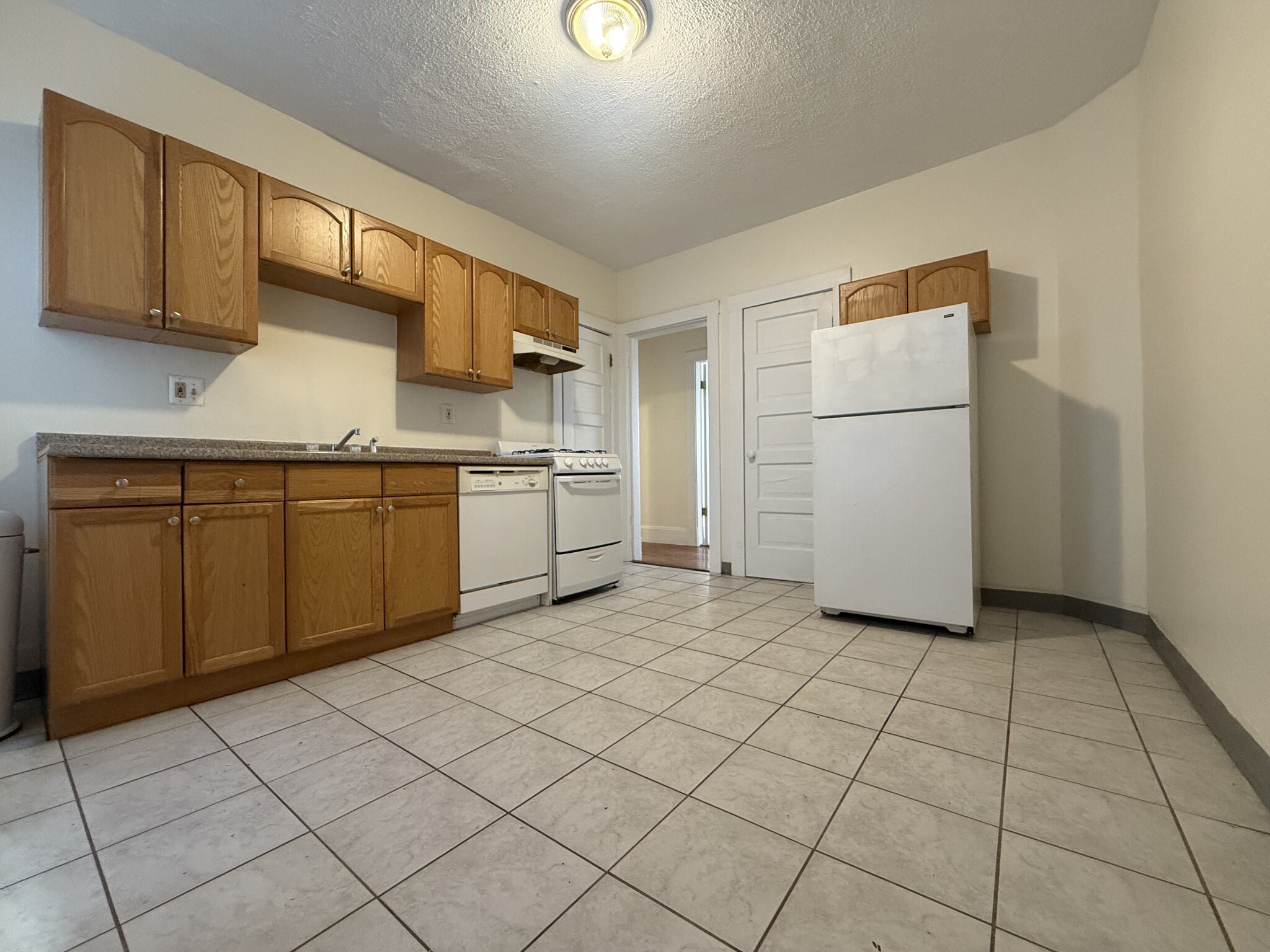 1 bed, 1 bath apartment for rent at 27 Forest St Unit 2, Baldwin — photo 2 of 6