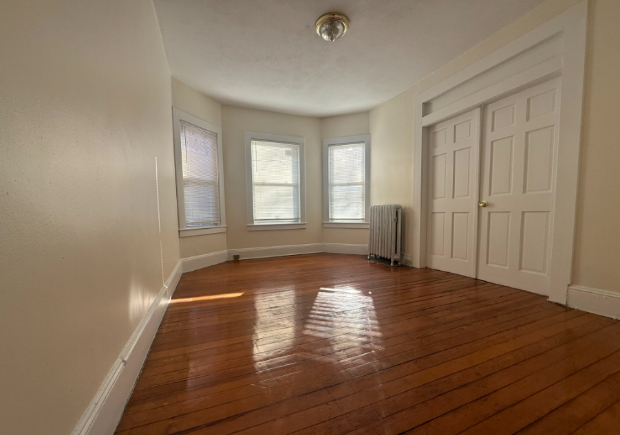 1 bed, 1 bath apartment for rent at 27 Forest St Unit 4, Baldwin — photo 2 of 8