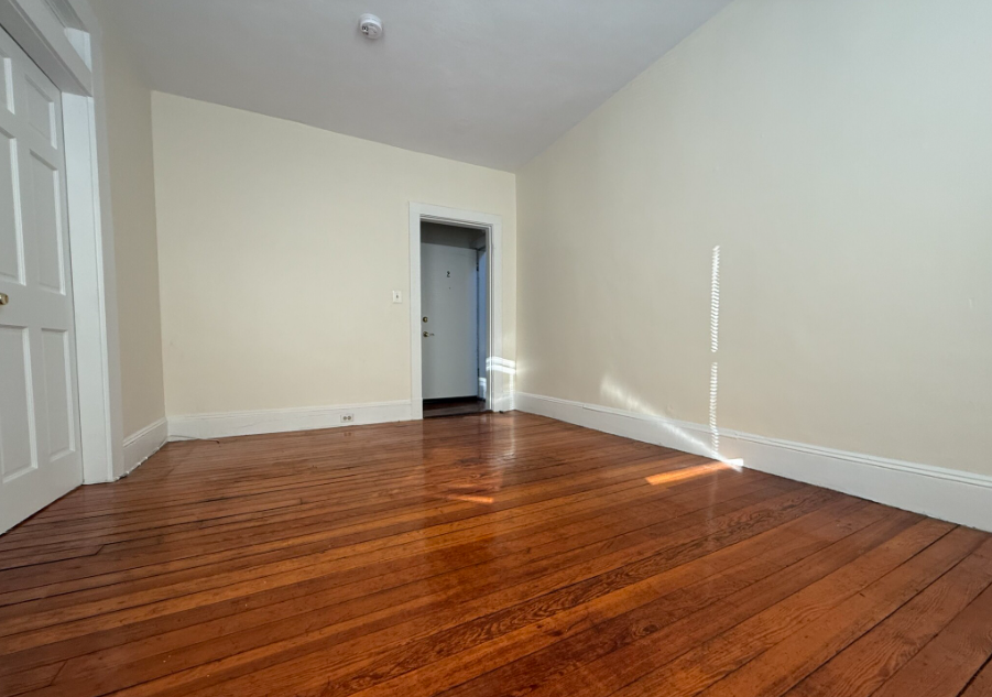 1 bed, 1 bath apartment for rent at 27 Forest St Unit 4, Baldwin — photo 4 of 8