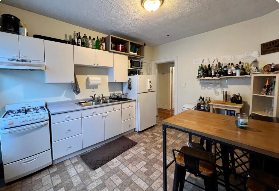 1 bed, 1 bath apartment for rent at 27 Forest St Unit 4, Baldwin — photo 5 of 8