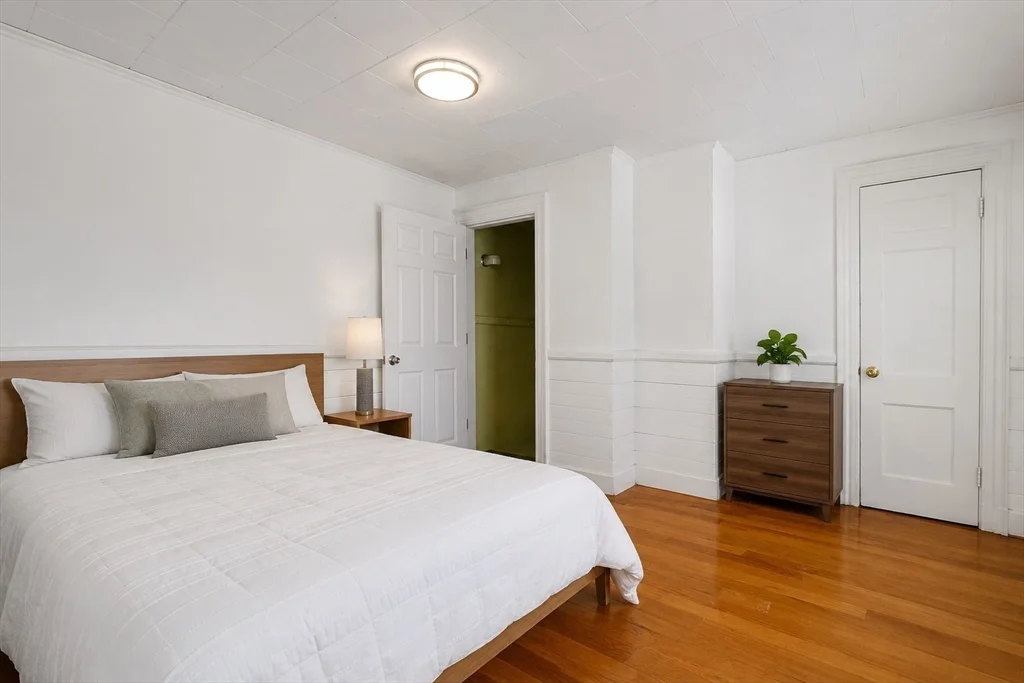 4 bed, 2 bath apartment for rent at 27 Franklin Ave, East Somerville — photo 9 of 20