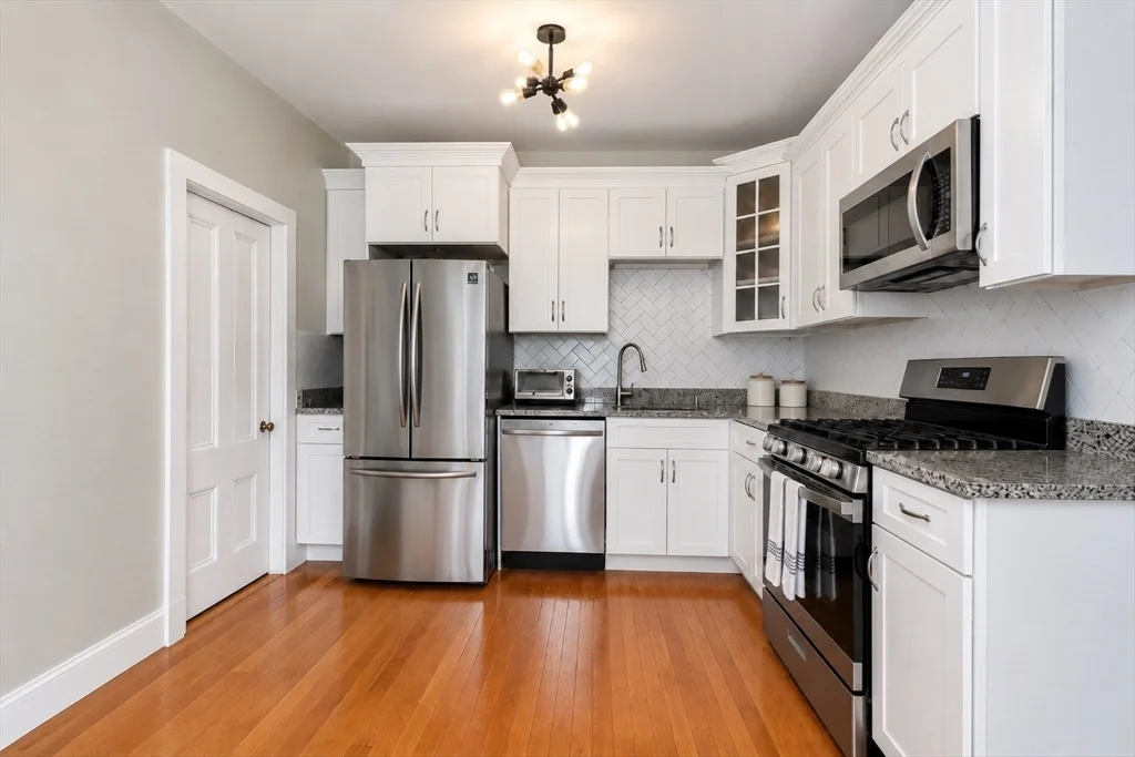 4 bed, 2 bath apartment for rent at 27 Franklin Ave, East Somerville — photo 5 of 20