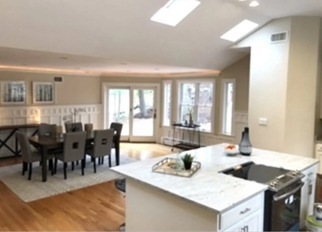 5 bed, 4+ bath apartment for rent at 27 Gammons Rd Unit 27, Waban — photo 4 of 18