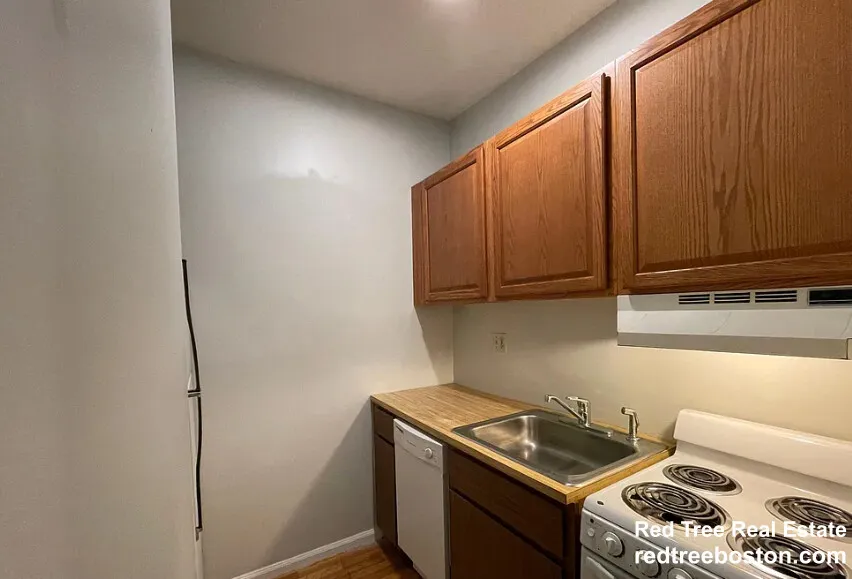 1 bed, 1 bath apartment for rent at 27 Garden St Unit 9, Beacon Hill — photo 3 of 16