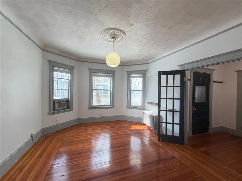 2 bed, 1 bath apartment for rent at 27 Gilman Ter Unit 1, Winter Hill — photo 3 of 15
