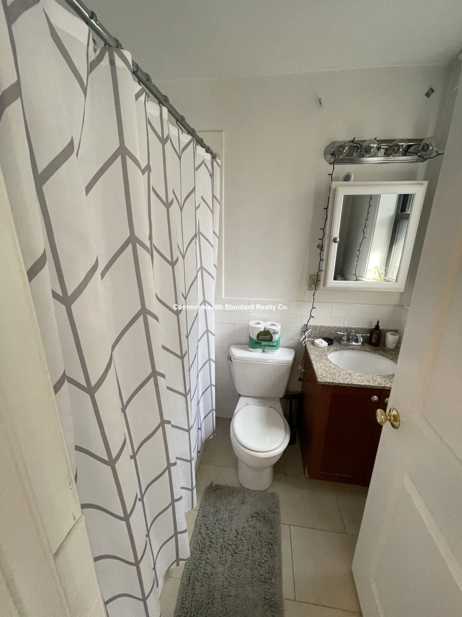 4 bed, 2 bath apartment for rent at 27 Glenville Ave Unit 2, Allston — photo 17 of 37