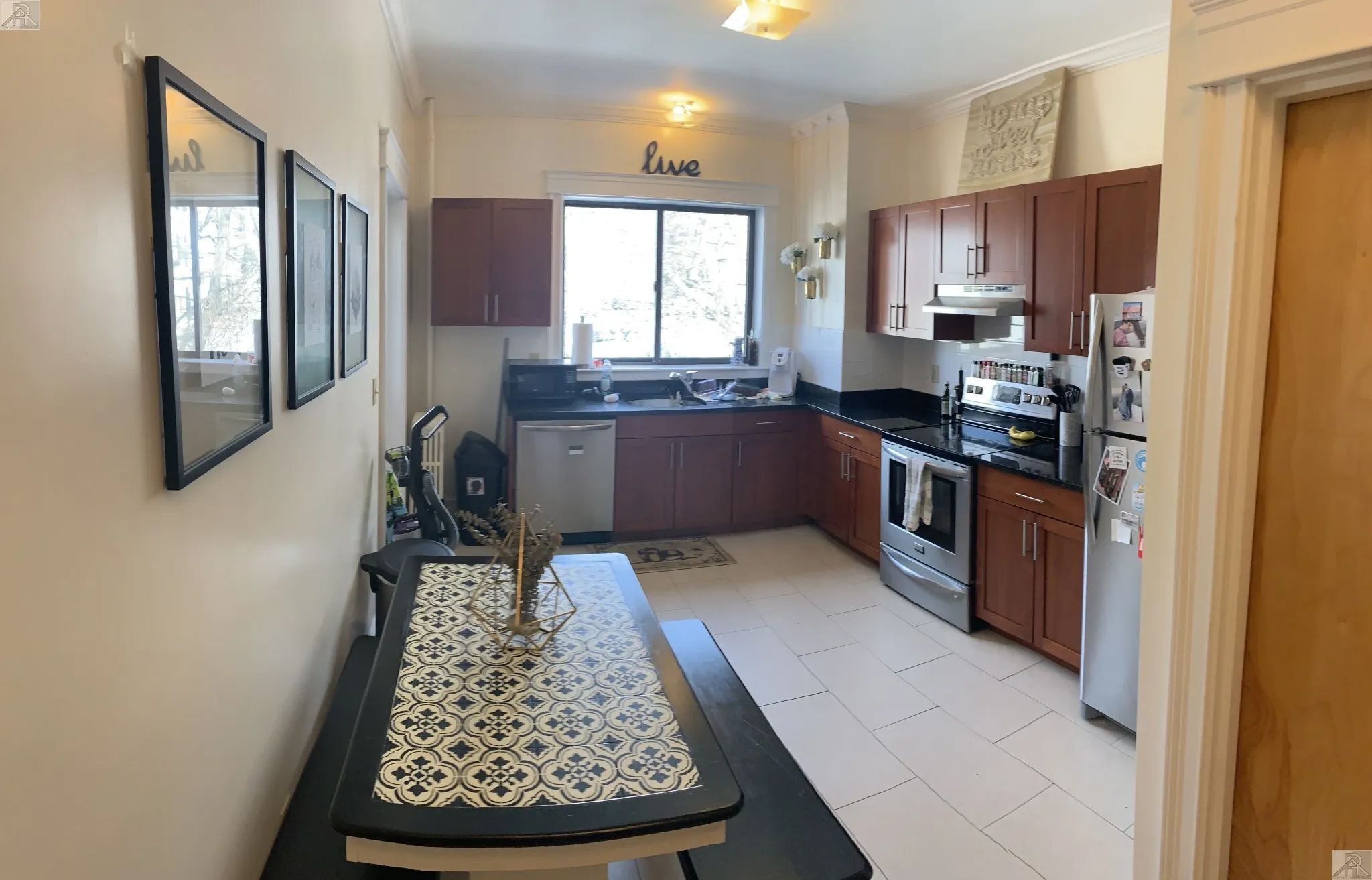 4 bed, 2 bath apartment for rent at 27 Glenville Ave Unit 5, Allston — photo 4 of 4