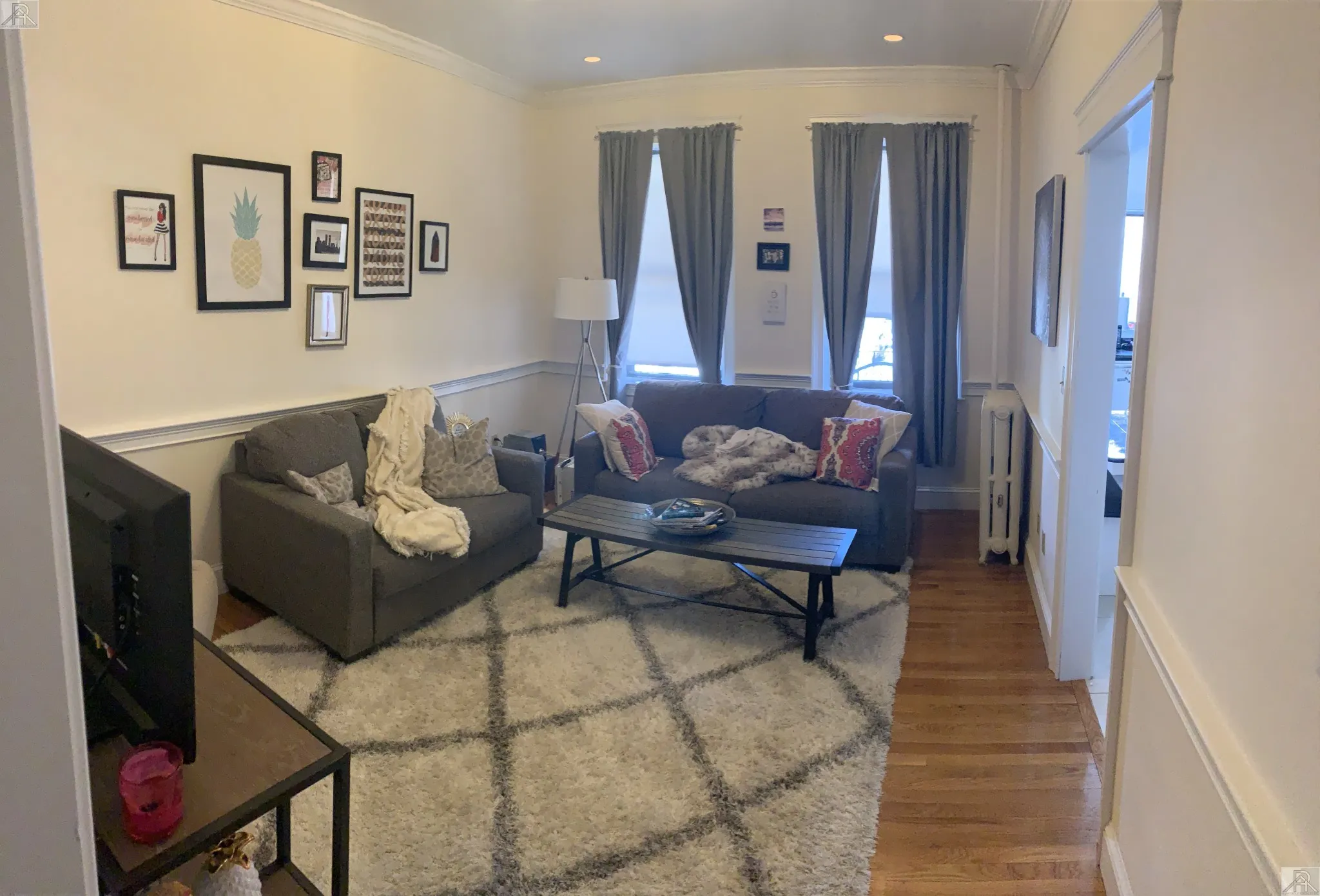4 bed, 2 bath apartment for rent at 27 Glenville Ave Unit 5, Allston — photo 3 of 4
