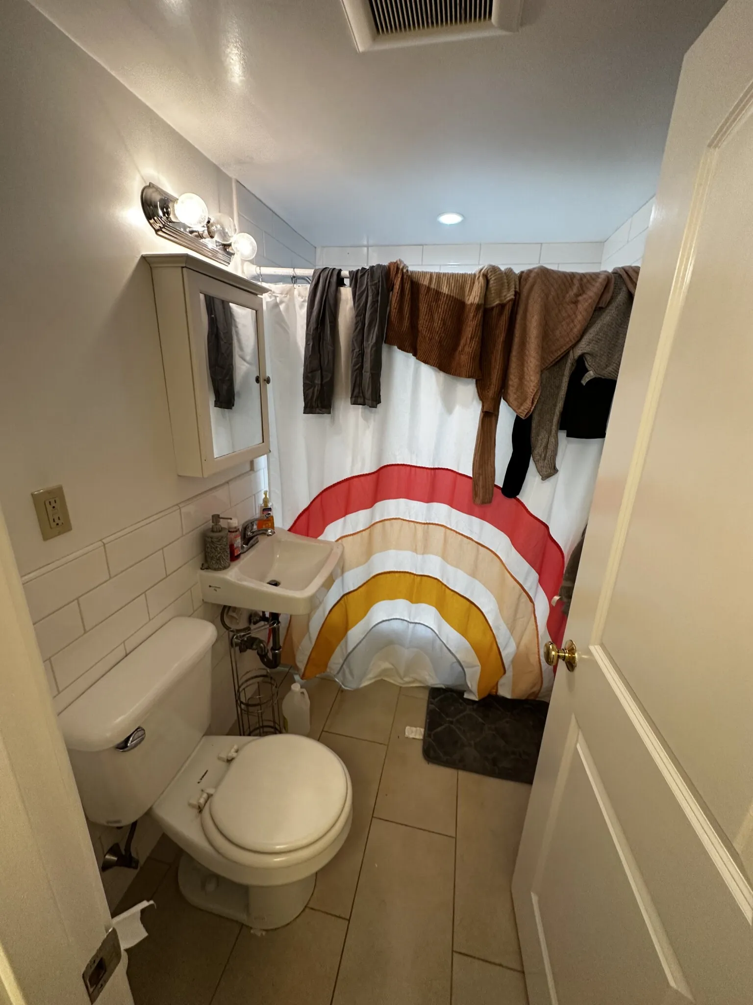 3 bed, 2 bath apartment for rent at 27 Glenville Ave Unit B, Allston — photo 20 of 29
