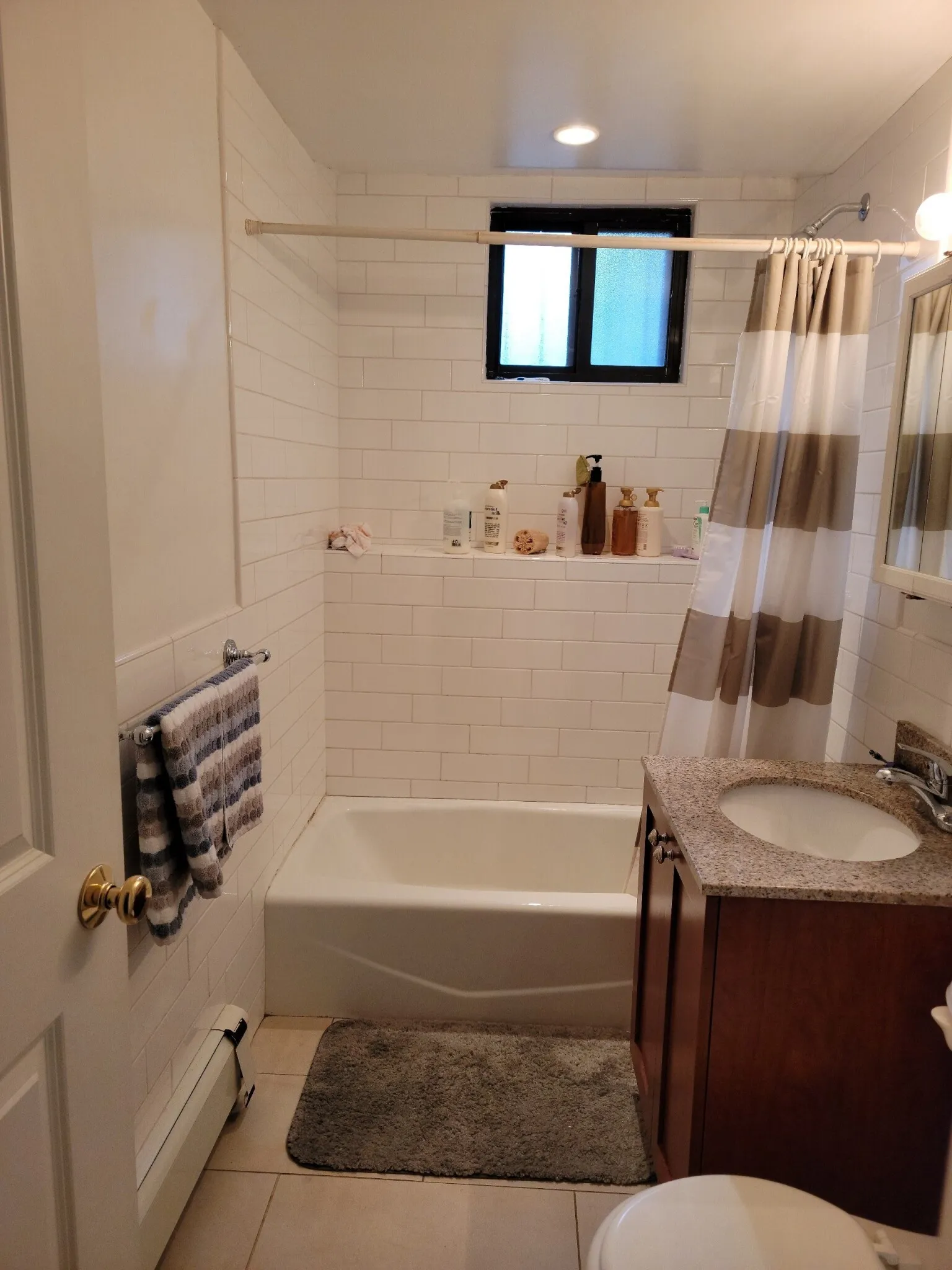 3 bed, 2 bath apartment for rent at 27 Glenville Ave Unit B, Allston — photo 2 of 29
