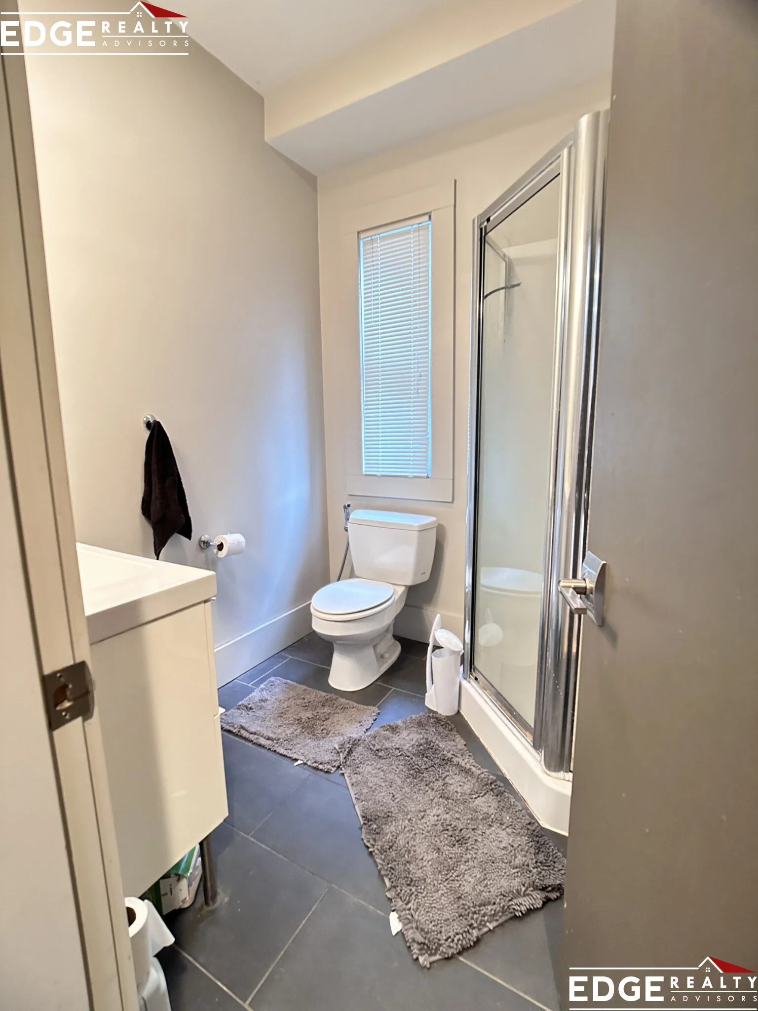 5 bed, 2 bath apartment for rent at 27 Greylock Rd Unit N/A, Brighton — photo 7 of 10