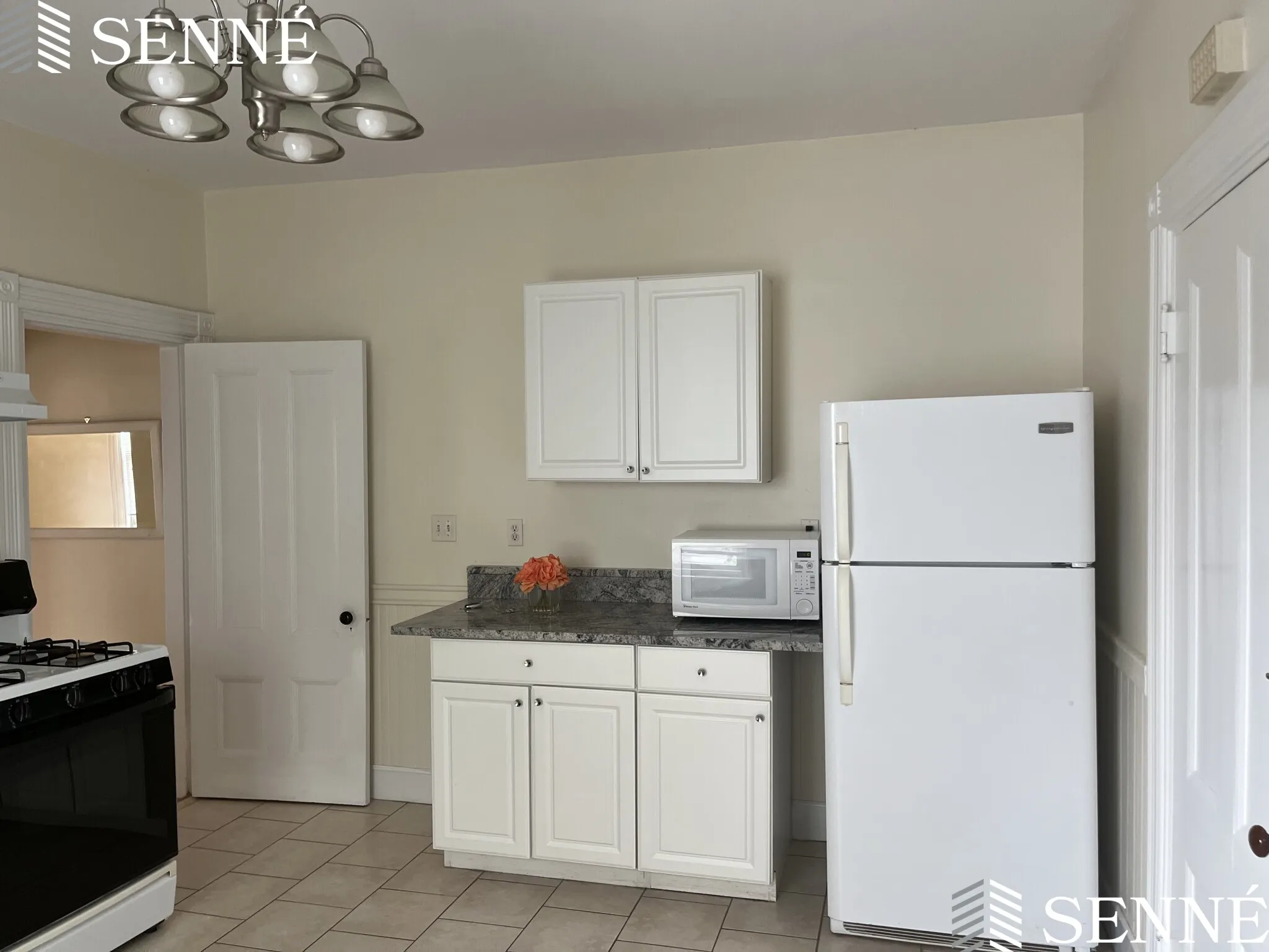 1 bed, 1 bath apartment for rent at 27 Hammond St Unit 1, Baldwin — photo 2 of 13