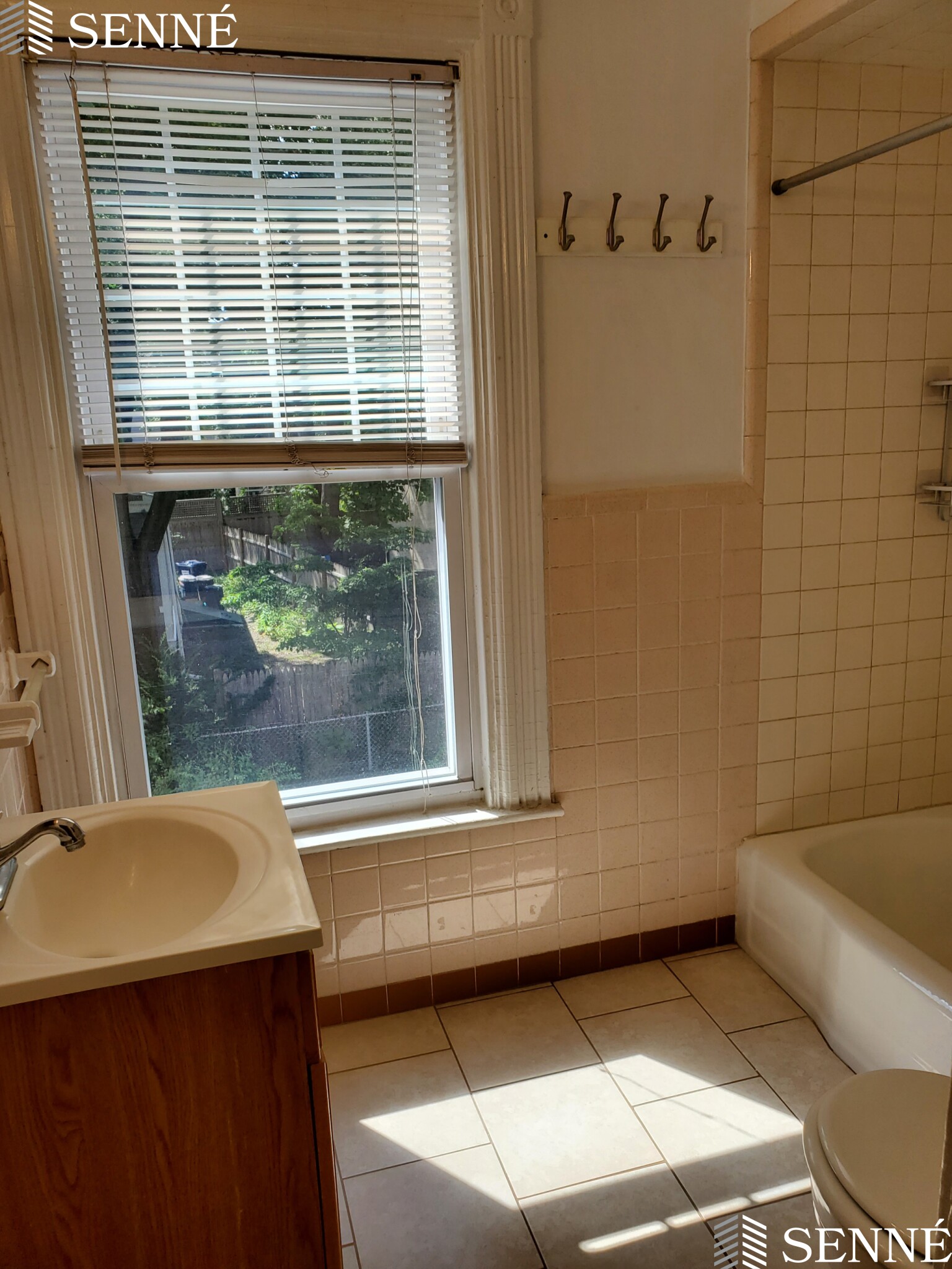 1 bed, 1 bath apartment for rent at 27 Hammond St Unit 2, Baldwin — photo 5 of 6