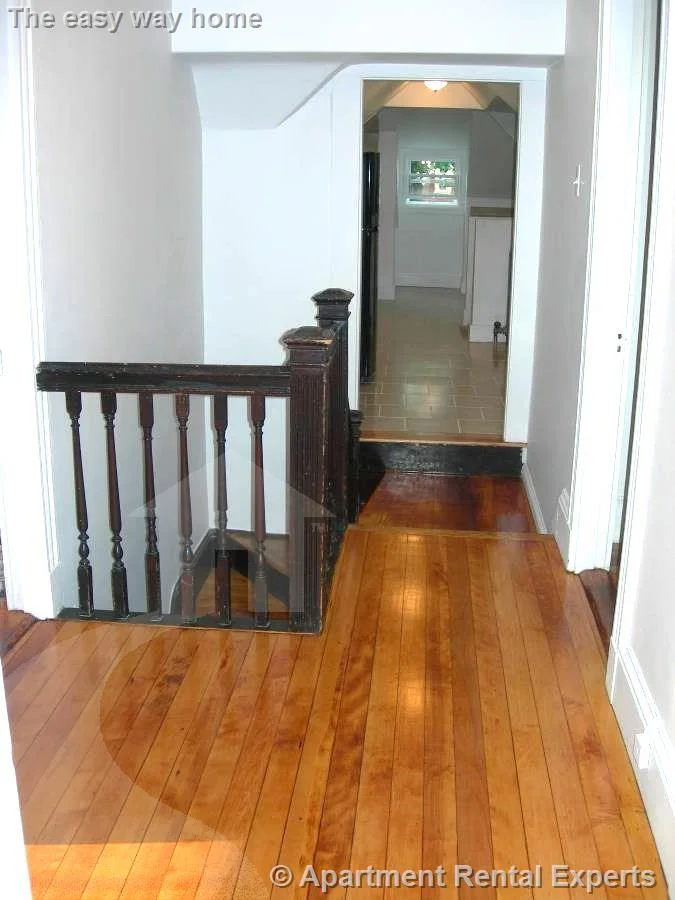 3 bed, 1 bath apartment for rent at 27 Hammond St Unit 3, Baldwin — photo 8 of 8