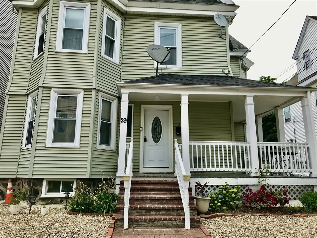3 bed, 1 bath apartment for rent at 27 Haskell Unit 1, Boston
