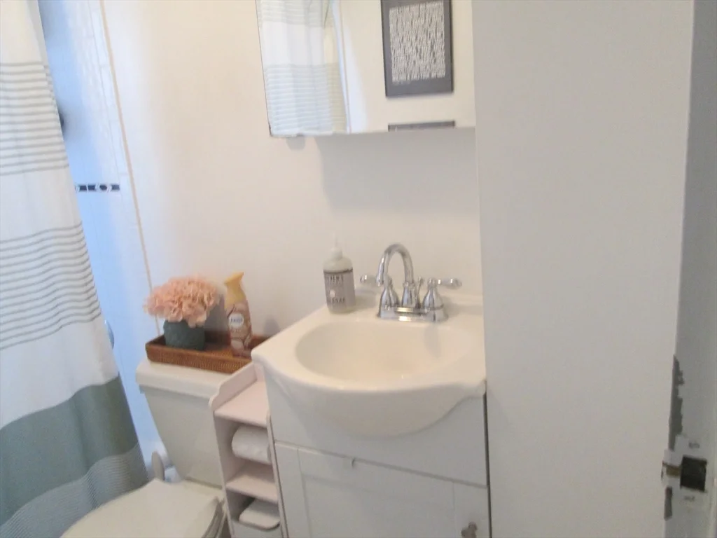2 bed, 1 bath apartment for rent at 27 Heath Rd Unit 1, Arlington — photo 12 of 15