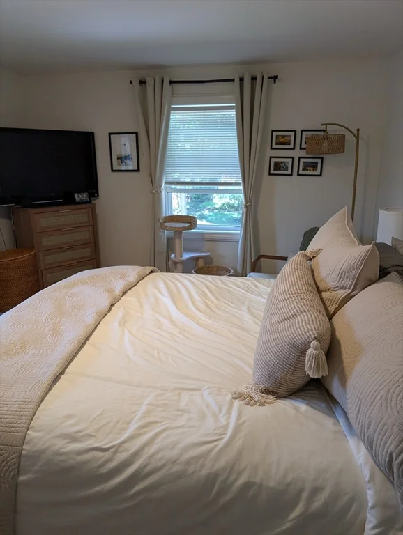 2 bed, 1 bath apartment for rent at 27 Heath Rd Unit 1, Arlington — photo 9 of 15
