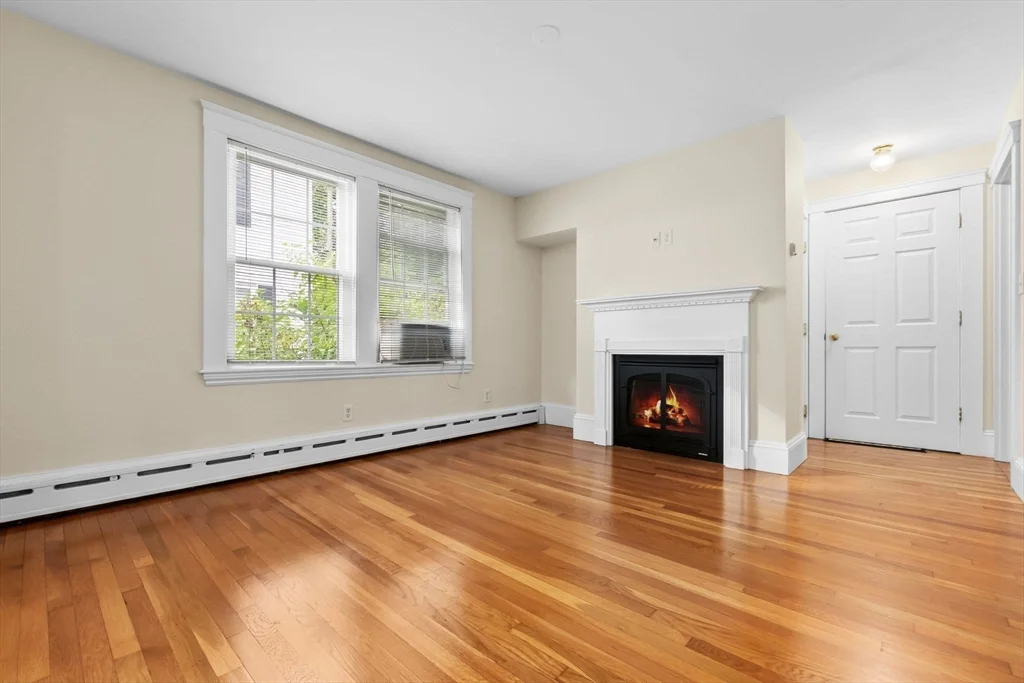 2 bed, 2 bath apartment for rent at 27 High St Unit 1, Beverly Farms — photo 2 of 21