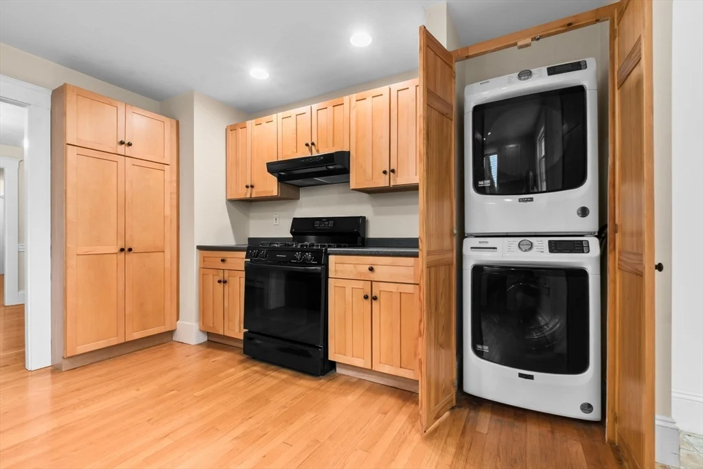 2 bed, 2 bath apartment for rent at 27 High St Unit 1, Beverly Farms — photo 8 of 21