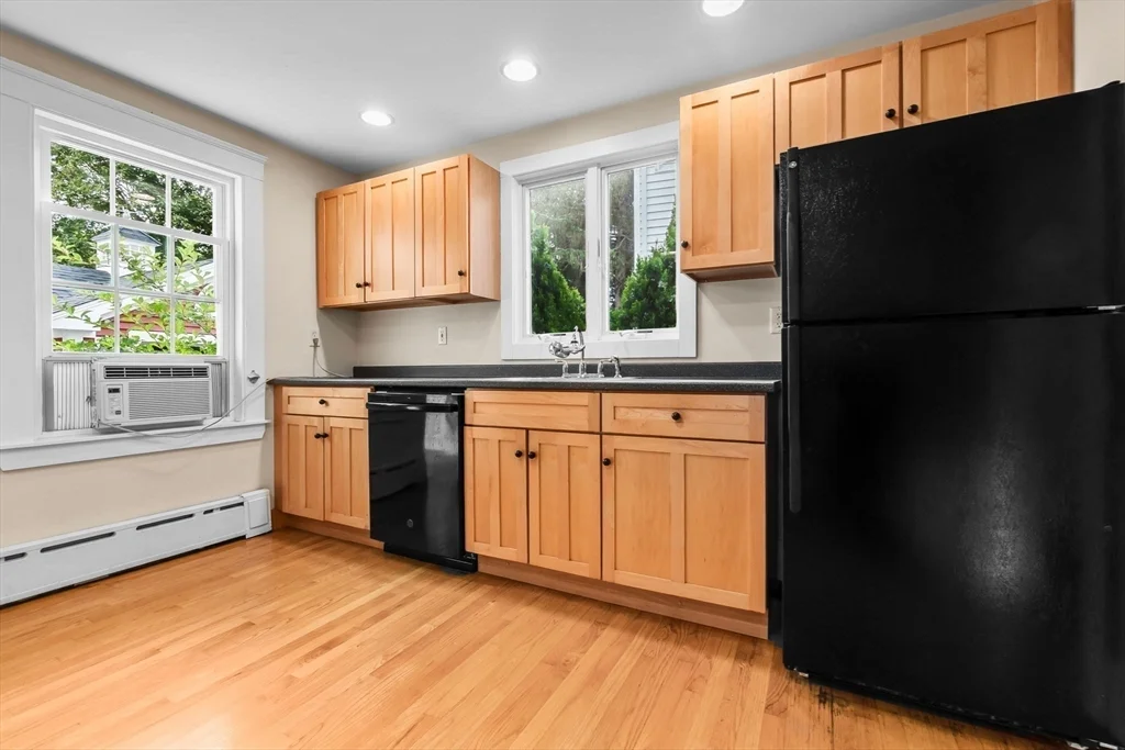 2 bed, 2 bath apartment for rent at 27 High St Unit 1, Beverly Farms — photo 9 of 21