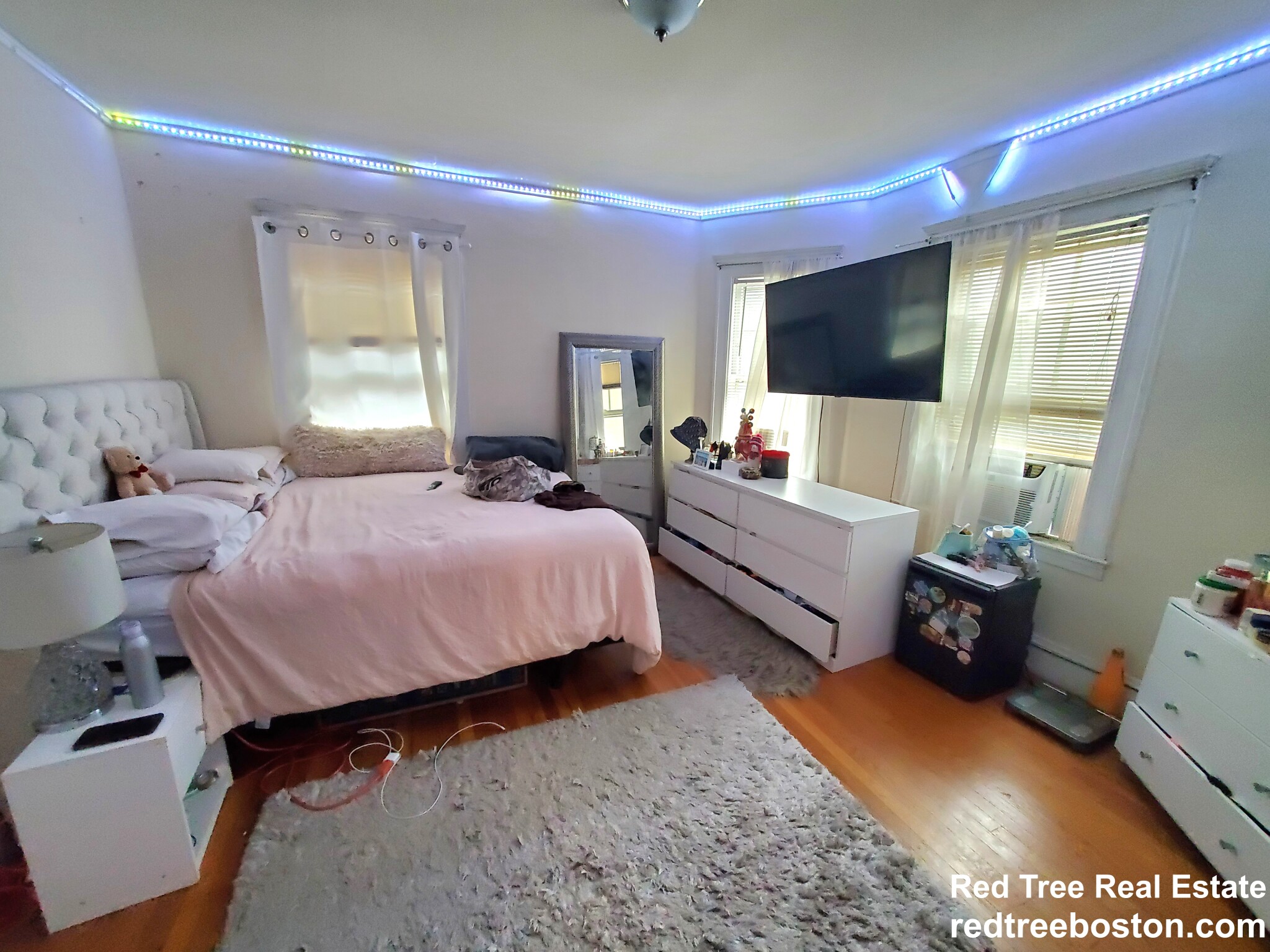 3 bed, 1 bath apartment for rent at 27 High St Unit 1, High Street Hill — photo 4 of 10