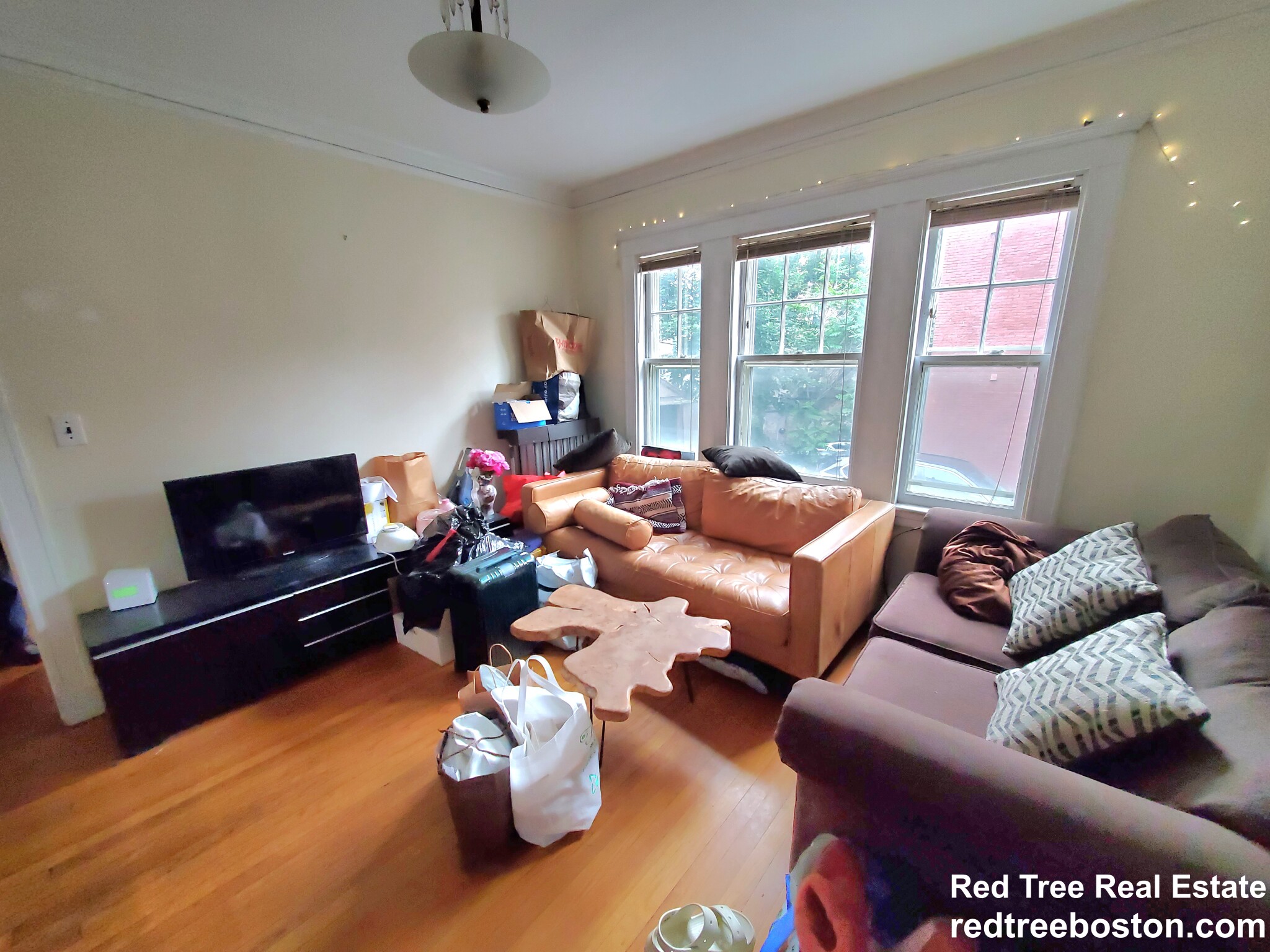 3 bed, 1 bath apartment for rent at 27 High St Unit 1, High Street Hill — photo 2 of 10