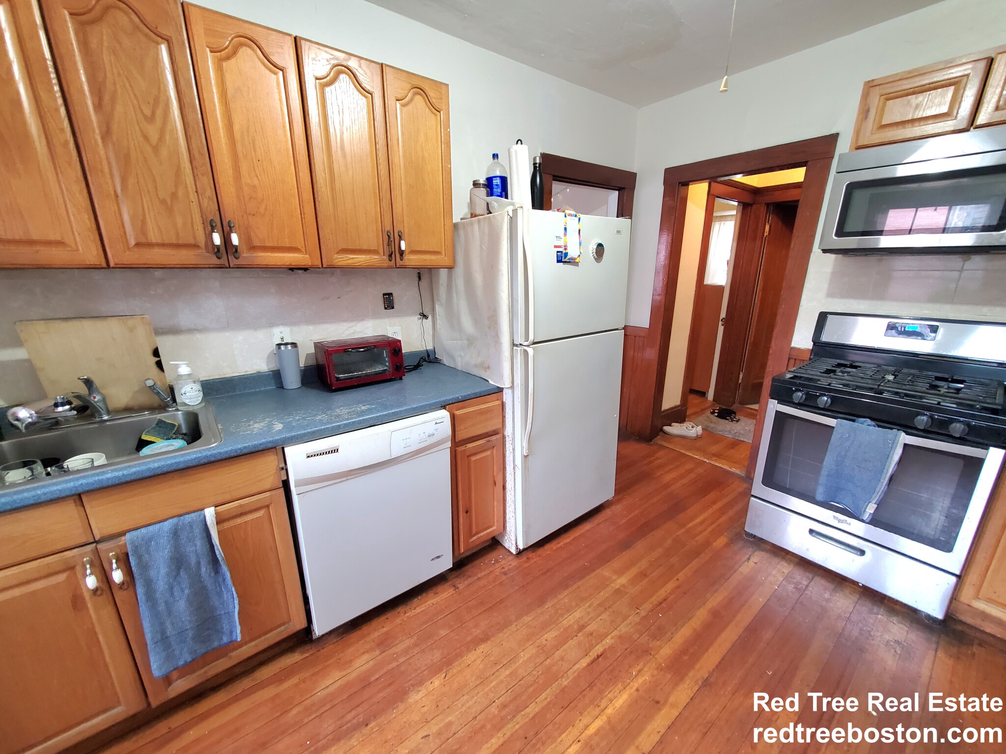 3 bed, 1 bath apartment for rent at 27 High St Unit 1, High Street Hill — photo 3 of 10