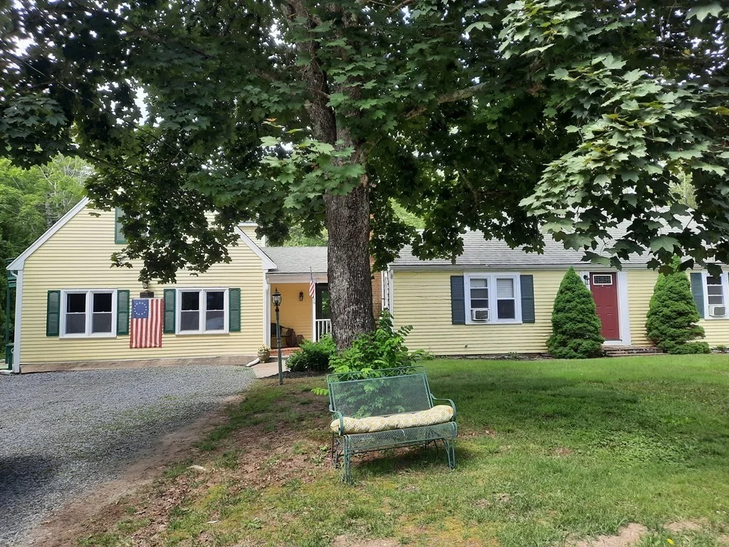 4 bed, 3 bath apartment for rent at 27 High St Unit 27, Pembroke